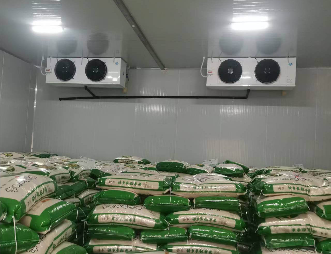 綏陽(yáng)縣周轉(zhuǎn)糧倉(cāng)保鮮庫(kù)1420立方米 